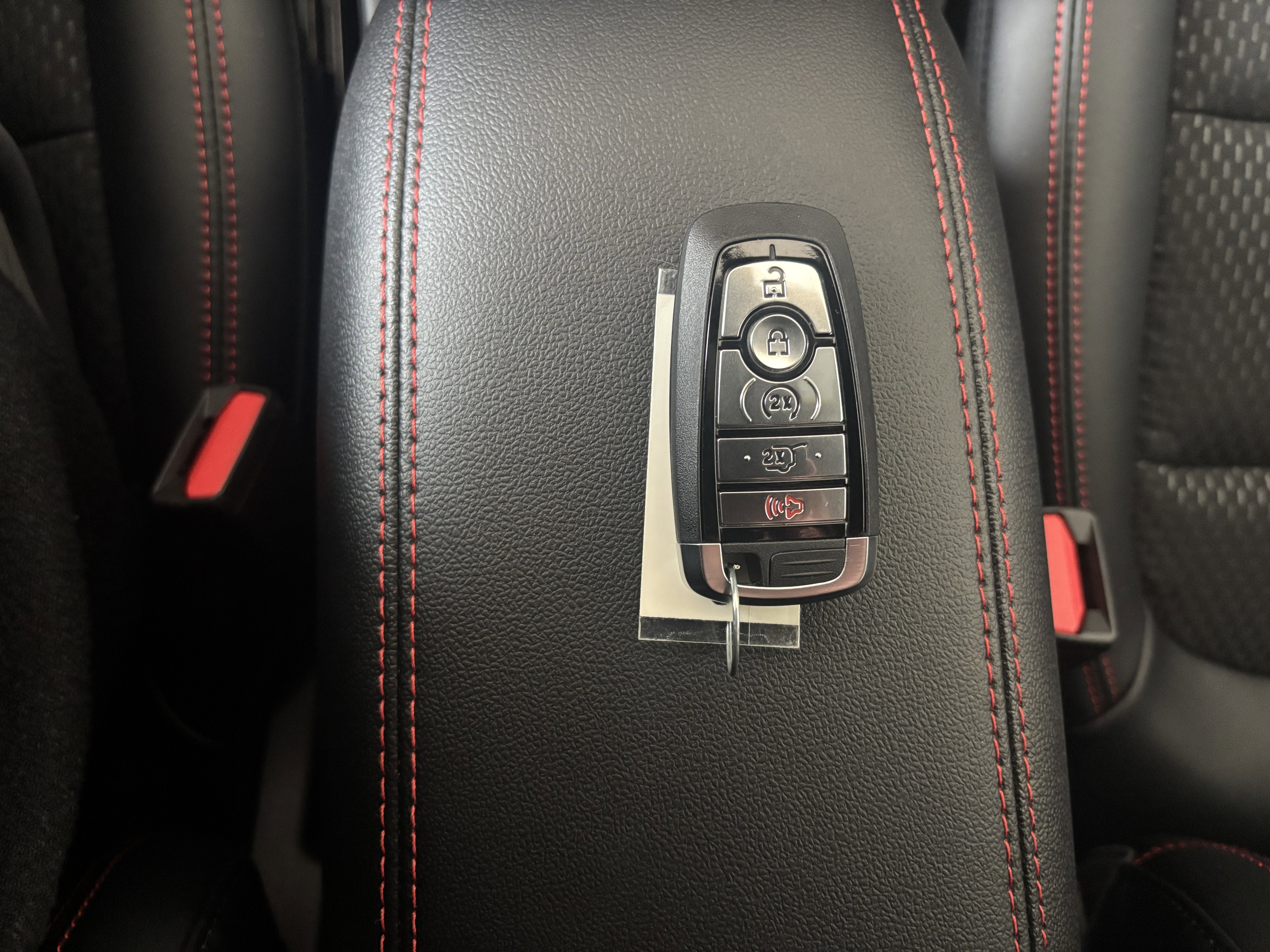 2026 Ford Escape ST-Line - Photo 24