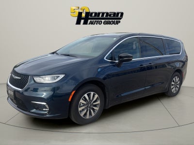 2025 Chrysler Pacifica Hybrid Select