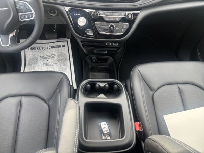 2025 Chrysler Pacifica Hybrid Select