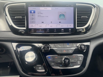2025 Chrysler Pacifica Hybrid Select