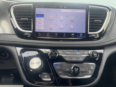 2025 Chrysler Pacifica Hybrid Select