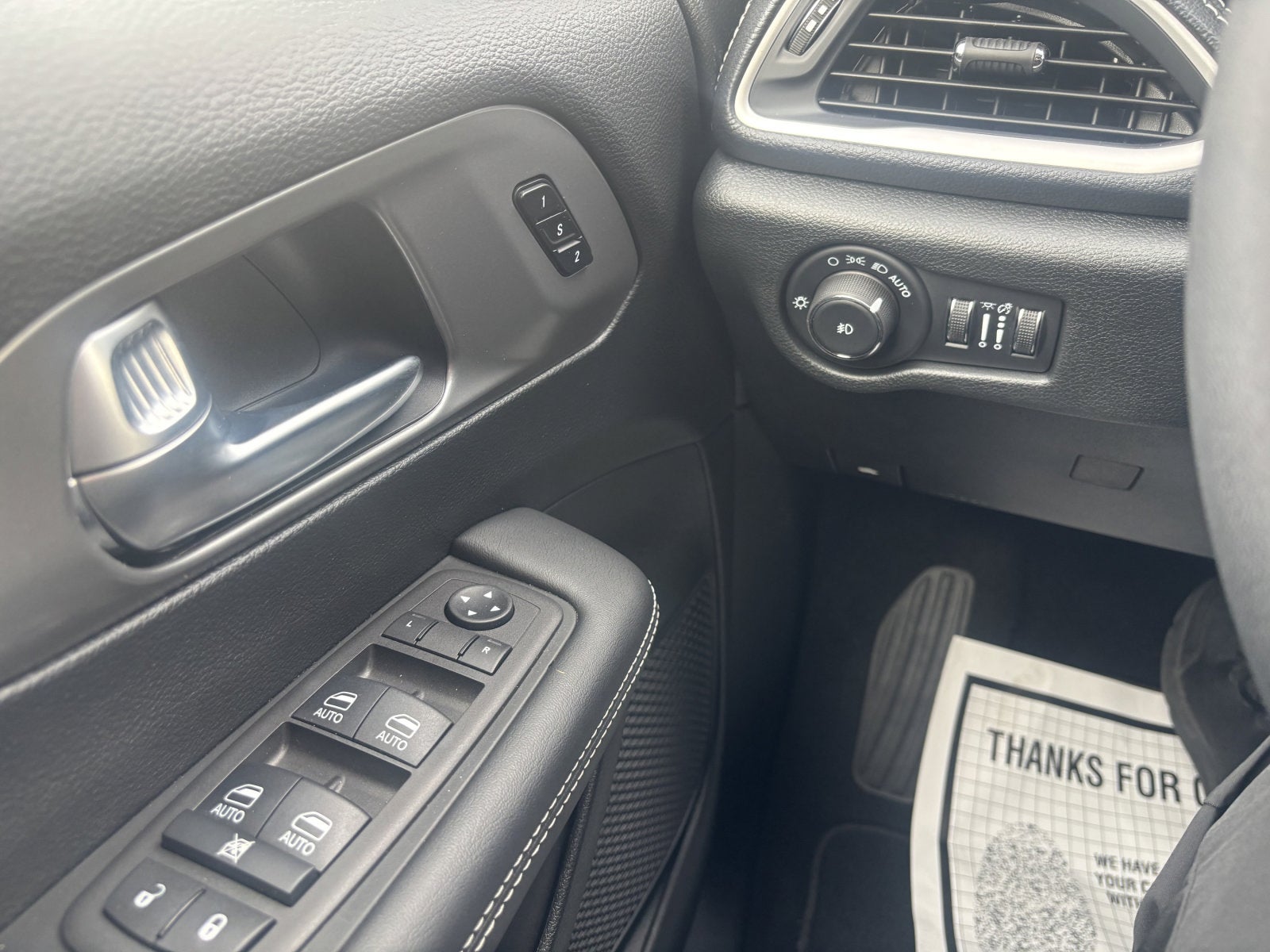 2025 Chrysler Pacifica Hybrid Select