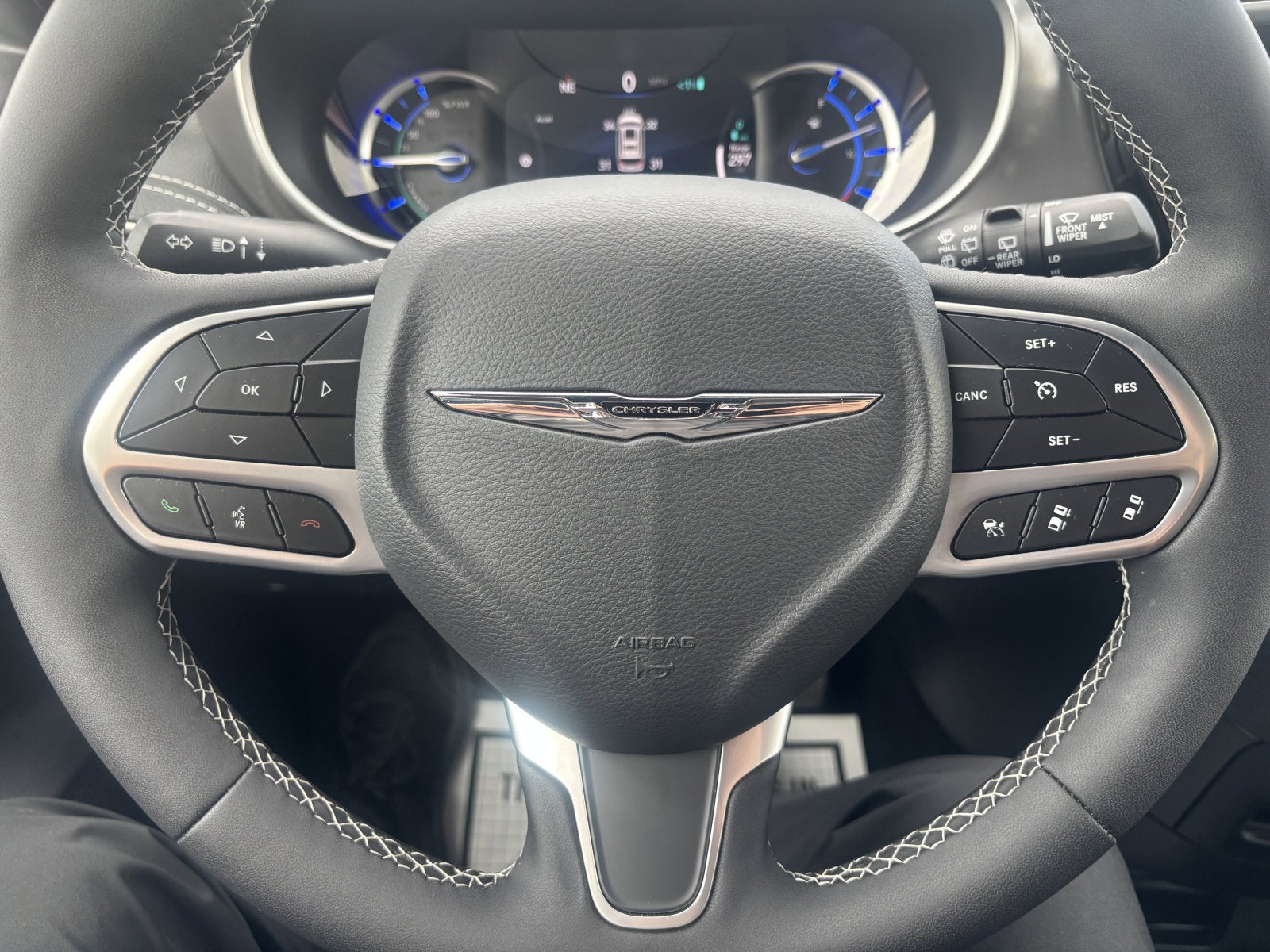 2025 Chrysler Pacifica Hybrid Select