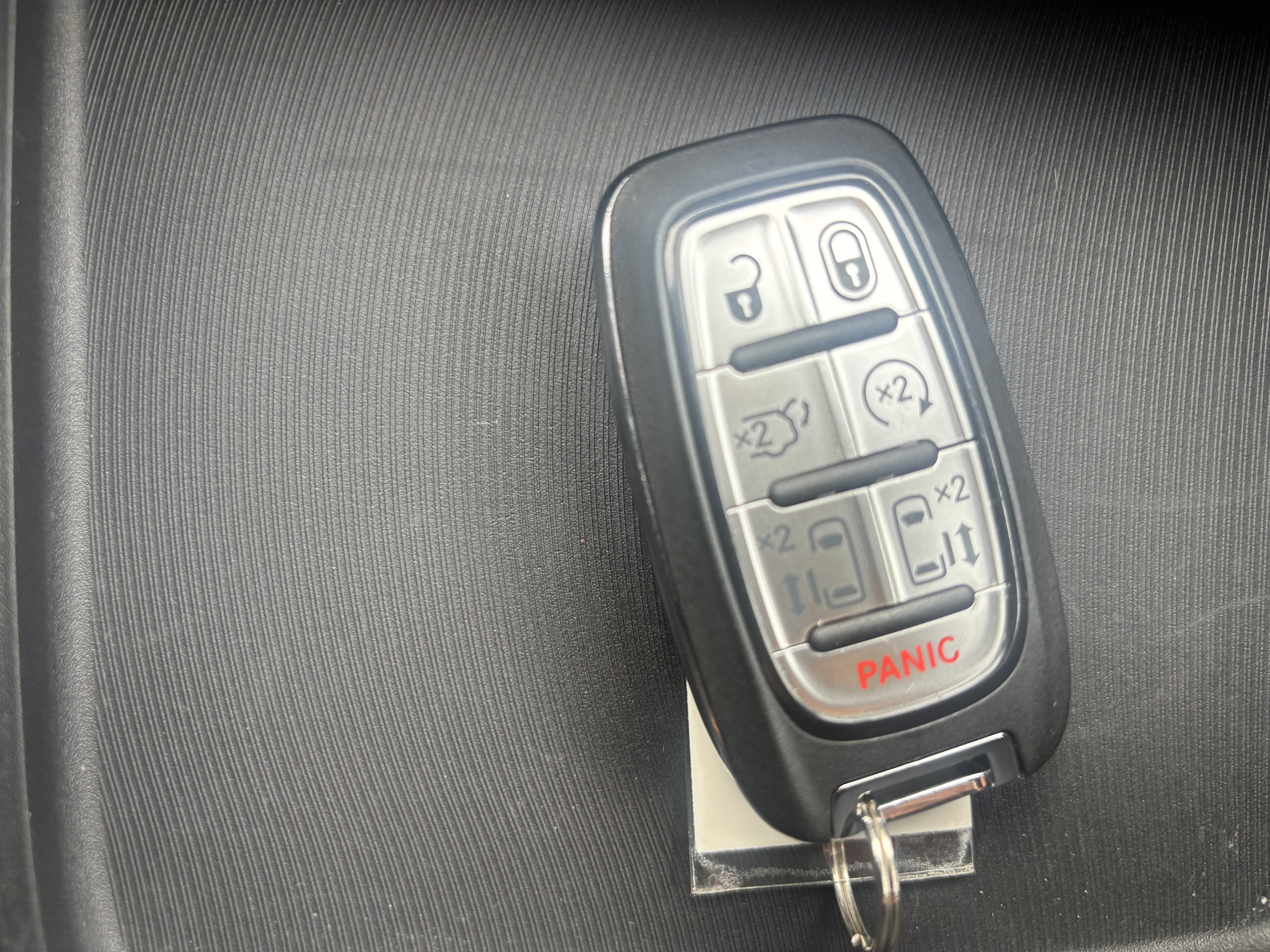 2025 Chrysler Pacifica Hybrid Select
